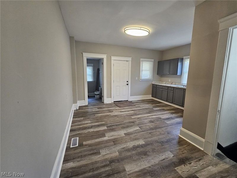 9100 Miles Avenue, Cleveland, OH 44105 Photo 18