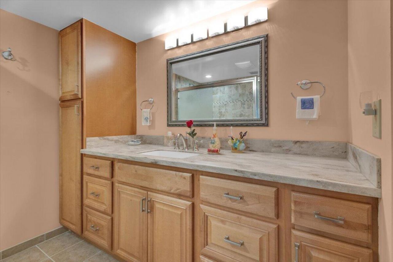 6050 SE Martinique Drive, Unit 102, Stuart, FL 34997 Photo