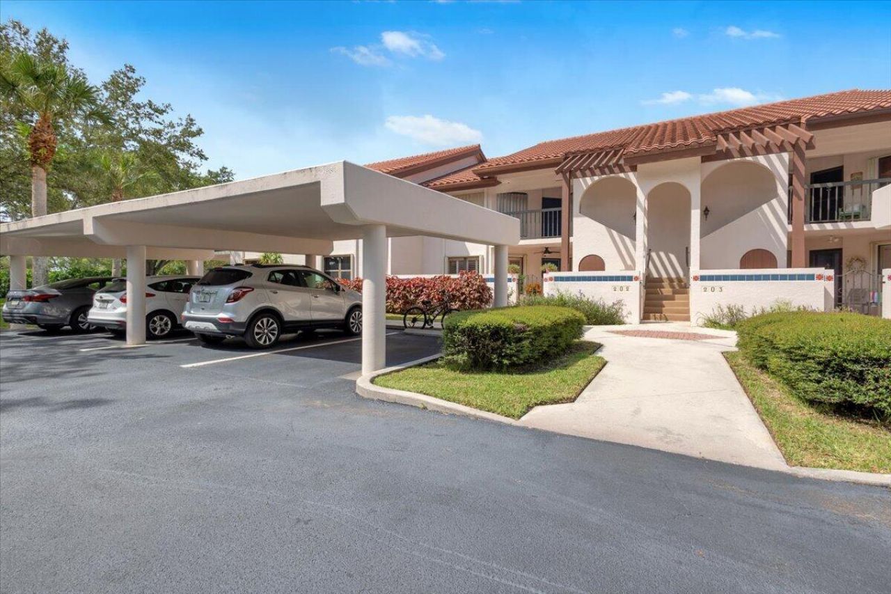 6050 SE Martinique Drive, Unit 102, Stuart, FL 34997 Photo