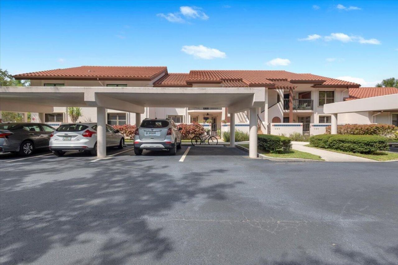 6050 SE Martinique Drive, Unit 102, Stuart, FL 34997 Photo