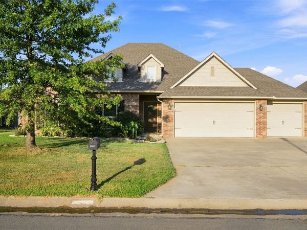 26447 Echelon Street , Claremore, OK 74019