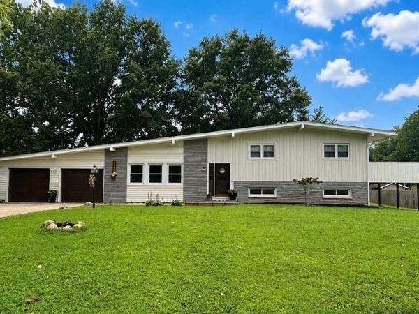2185 Sunnyhill Drive NE, Lancaster, OH 43130