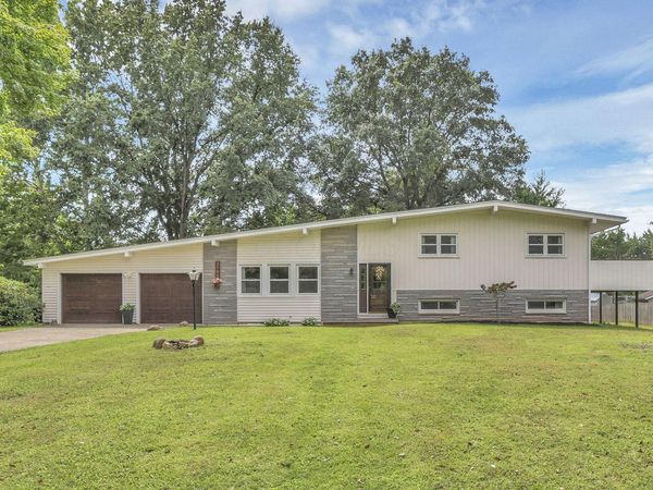 2185 Sunnyhill Drive NE, Lancaster, OH 43130