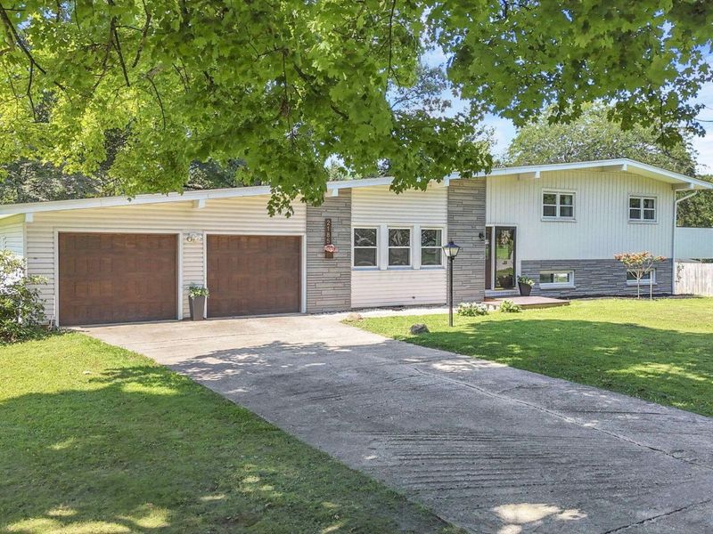 2185 Sunnyhill Drive NE, Lancaster, OH 43130 Photo 3