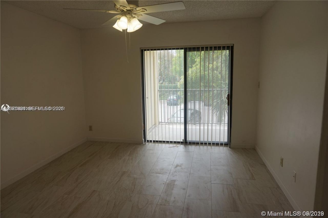 630 S Park Rd, Unit 27-3, Hollywood, FL 33021 Photo