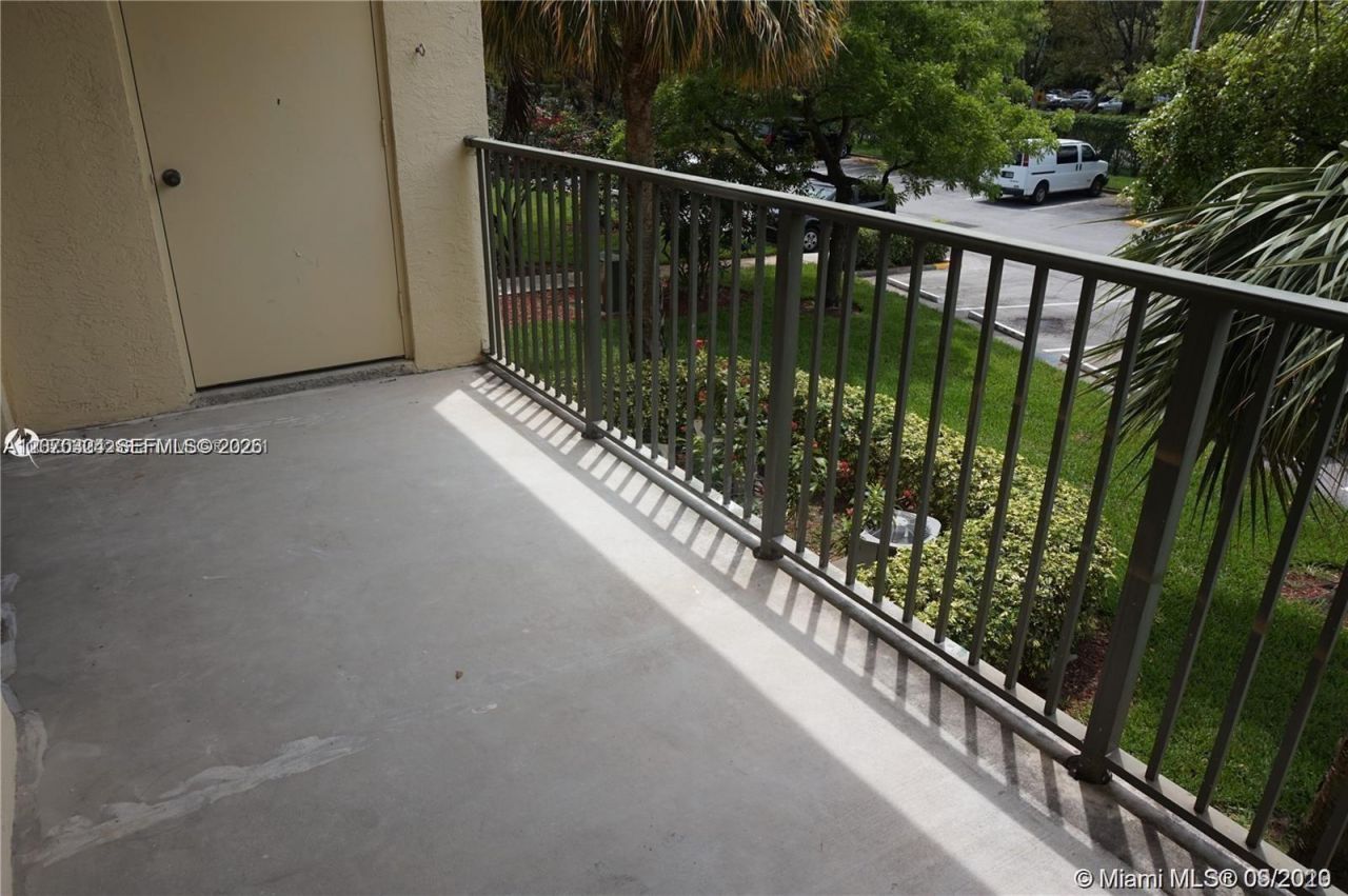 630 S Park Rd, Unit 27-3, Hollywood, FL 33021 Photo