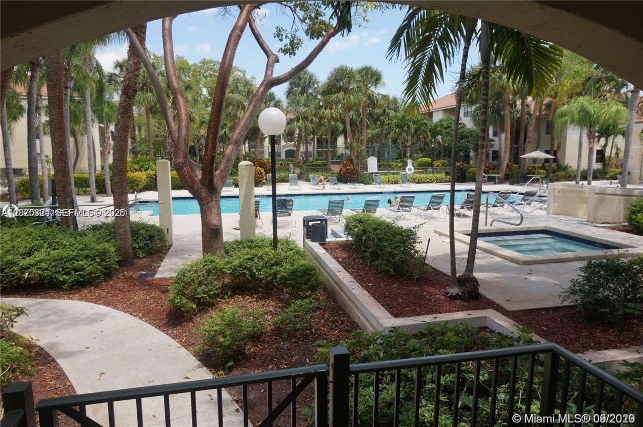 630 S Park Rd, Unit 27-3, Hollywood, FL 33021 Photo