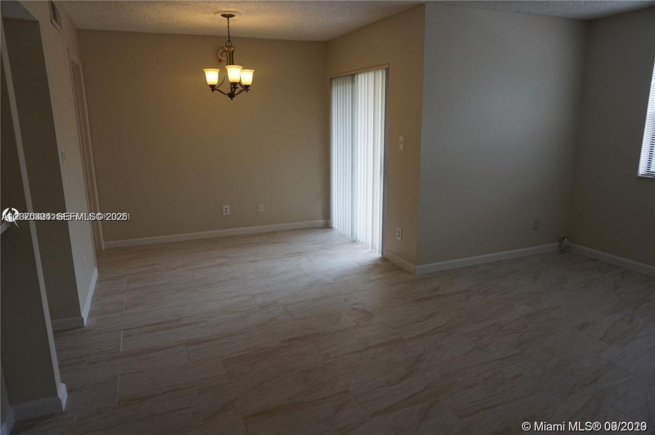 630 S Park Rd, Unit 27-3, Hollywood, FL 33021 Photo