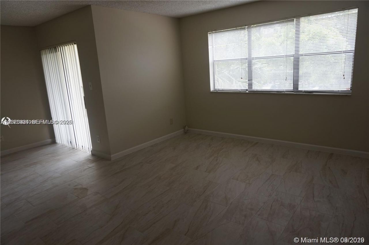 630 S Park Rd, Unit 27-3, Hollywood, FL 33021 Photo