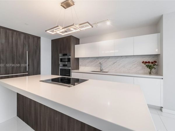 851 NE 1st Ave, Unit 3911, Miami, FL 33132