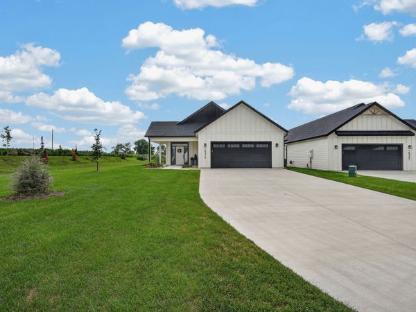 18311 Iltis Lane, Clive, IA 50325