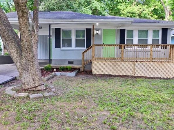 433 W Lake Avenue NW, Atlanta, GA 30318