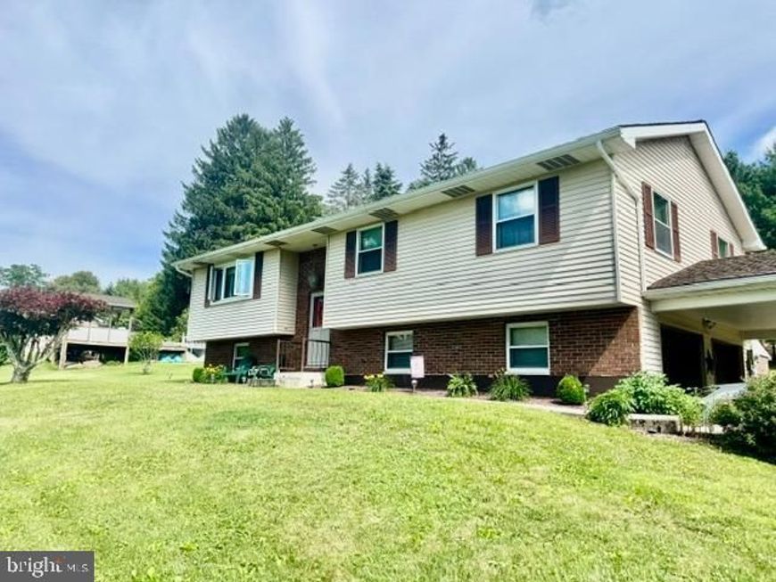 302 E Wyncoop Avenue, Gordon, PA 17936 Main Photo