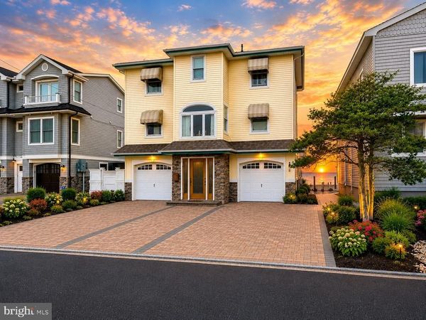 2011 SUNSET AVENUE, SURF CITY, NJ 08008
