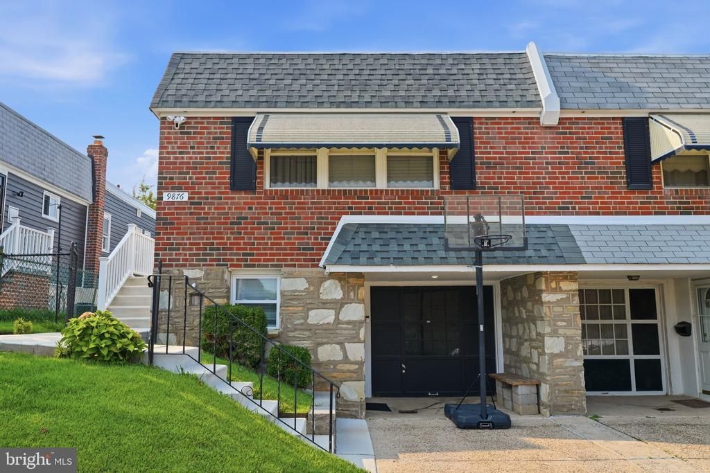 9876 Wistaria Street, Philadelphia, PA 19115 Main Photo