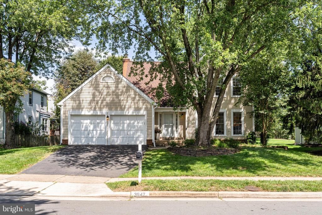 3647 Beech Down Drive, Chantilly, VA 20151 Main Photo