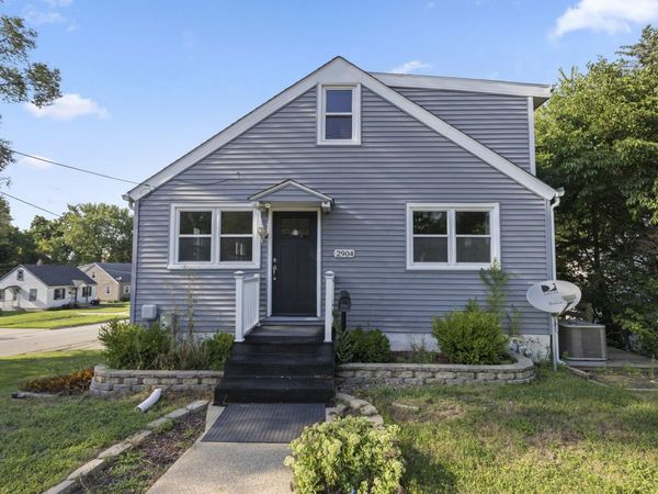 2904 Broadway , Rockford, IL 61108