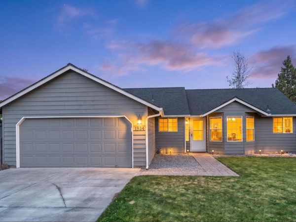 1934 SW 28th Court, Redmond, OR 97756