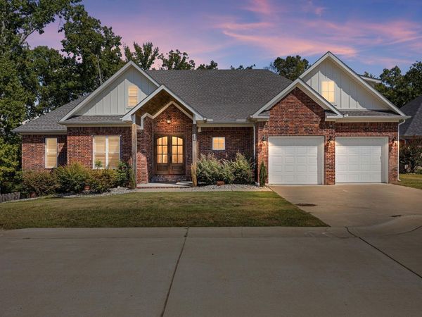830 Grand Teton Drive, Benton, AR 72019