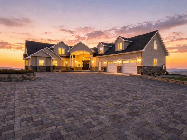 23250 Graphic Ln, Wilder, ID 83676