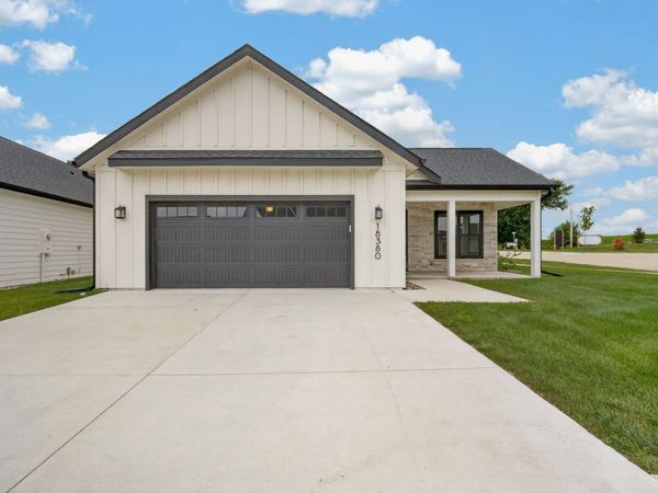 18322 Dooley Drive, Clive, IA 50325