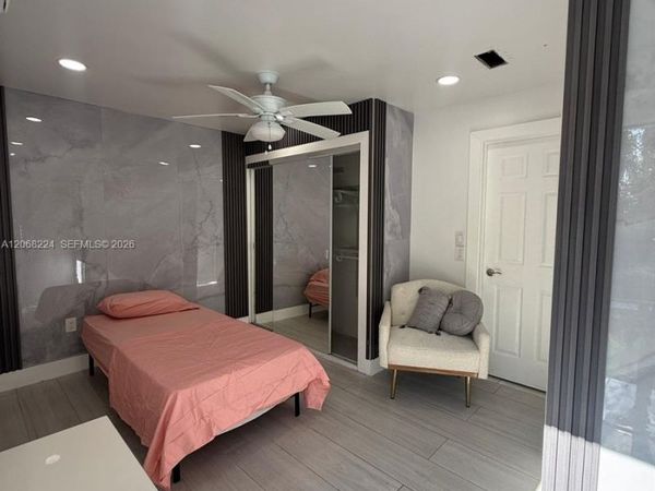 1140 N Douglas Rd, Pembroke Pines, FL 33024