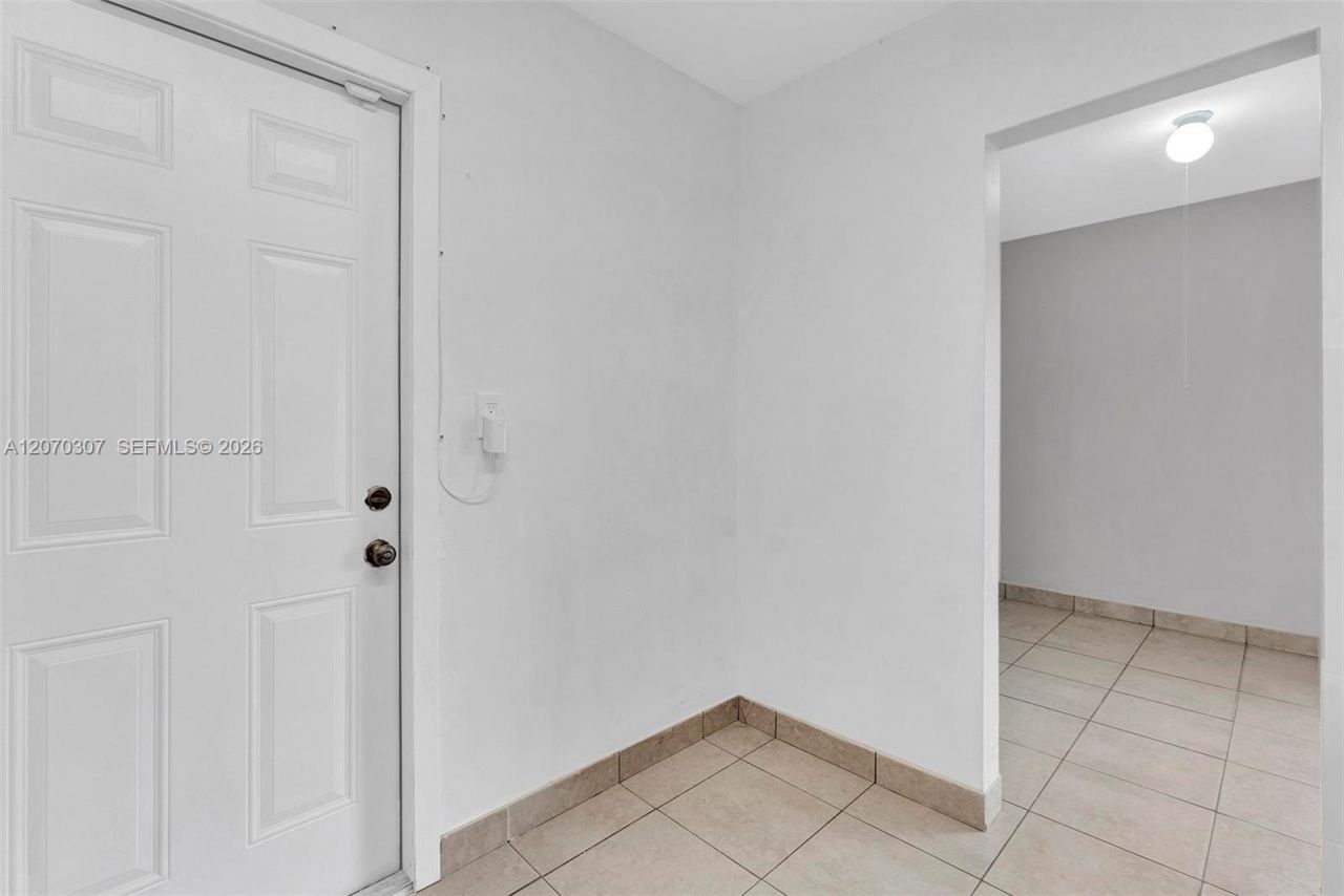 551 NW 30th Ter, Fort Lauderdale, FL 33311 Photo