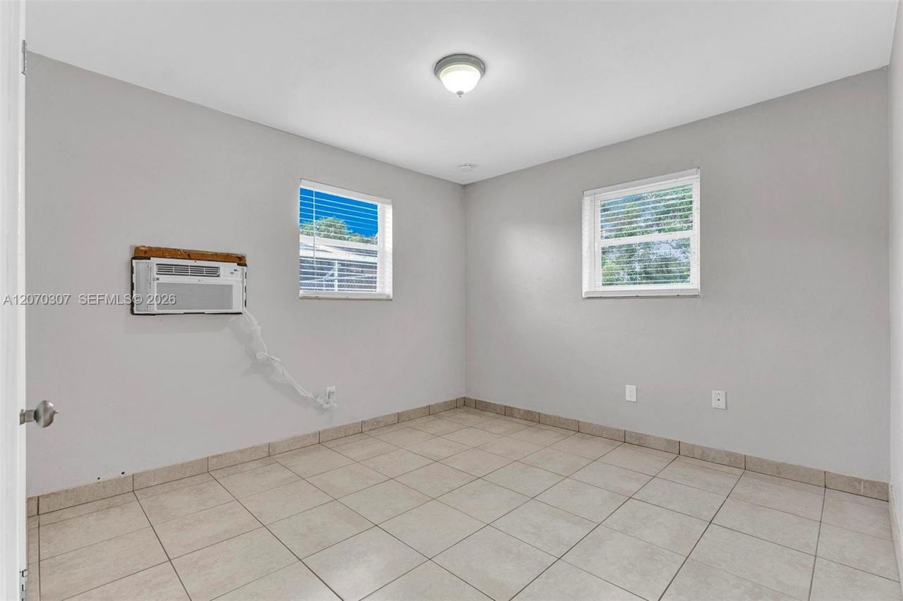 551 NW 30th Ter, Fort Lauderdale, FL 33311 Photo