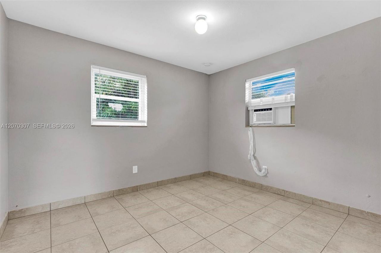 551 NW 30th Ter, Fort Lauderdale, FL 33311 Photo