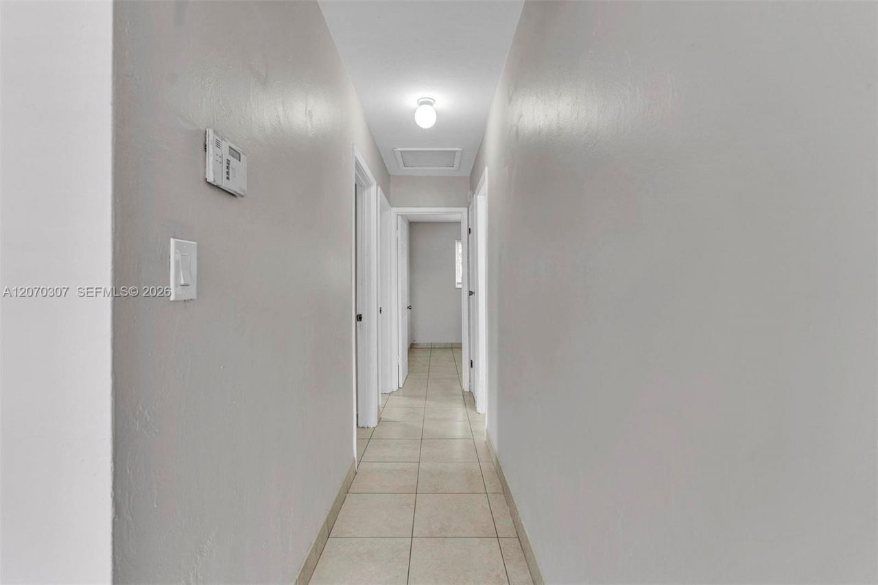 551 NW 30th Ter, Fort Lauderdale, FL 33311 Photo