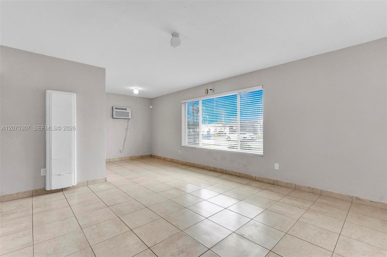 551 NW 30th Ter, Fort Lauderdale, FL 33311 Photo