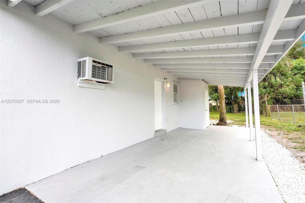 551 NW 30th Ter, Fort Lauderdale, FL 33311 Photo