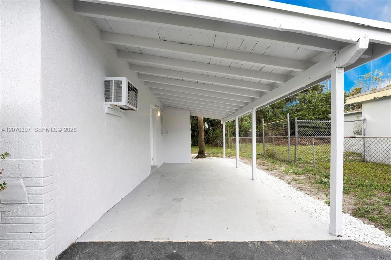 551 NW 30th Ter, Fort Lauderdale, FL 33311 Photo
