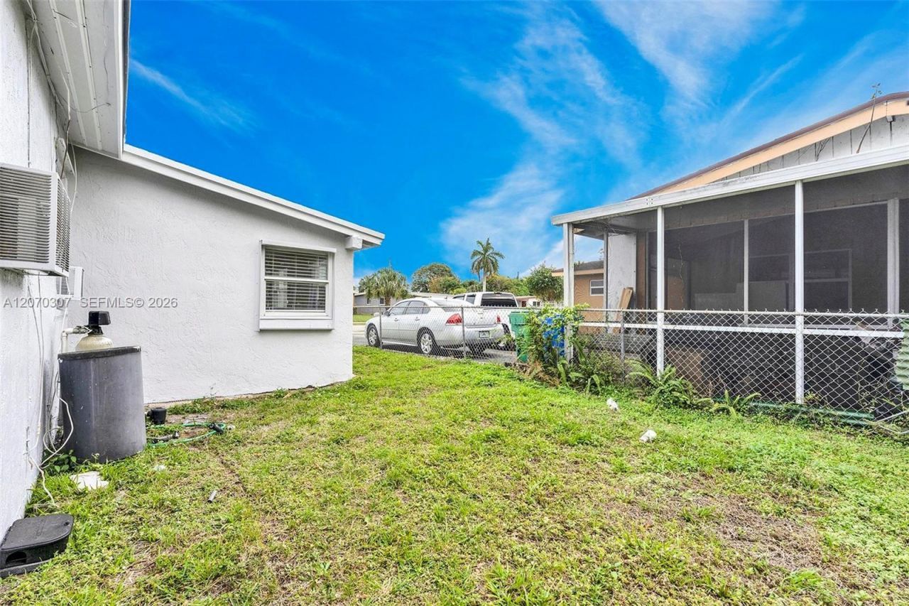 551 NW 30th Ter, Fort Lauderdale, FL 33311 Photo