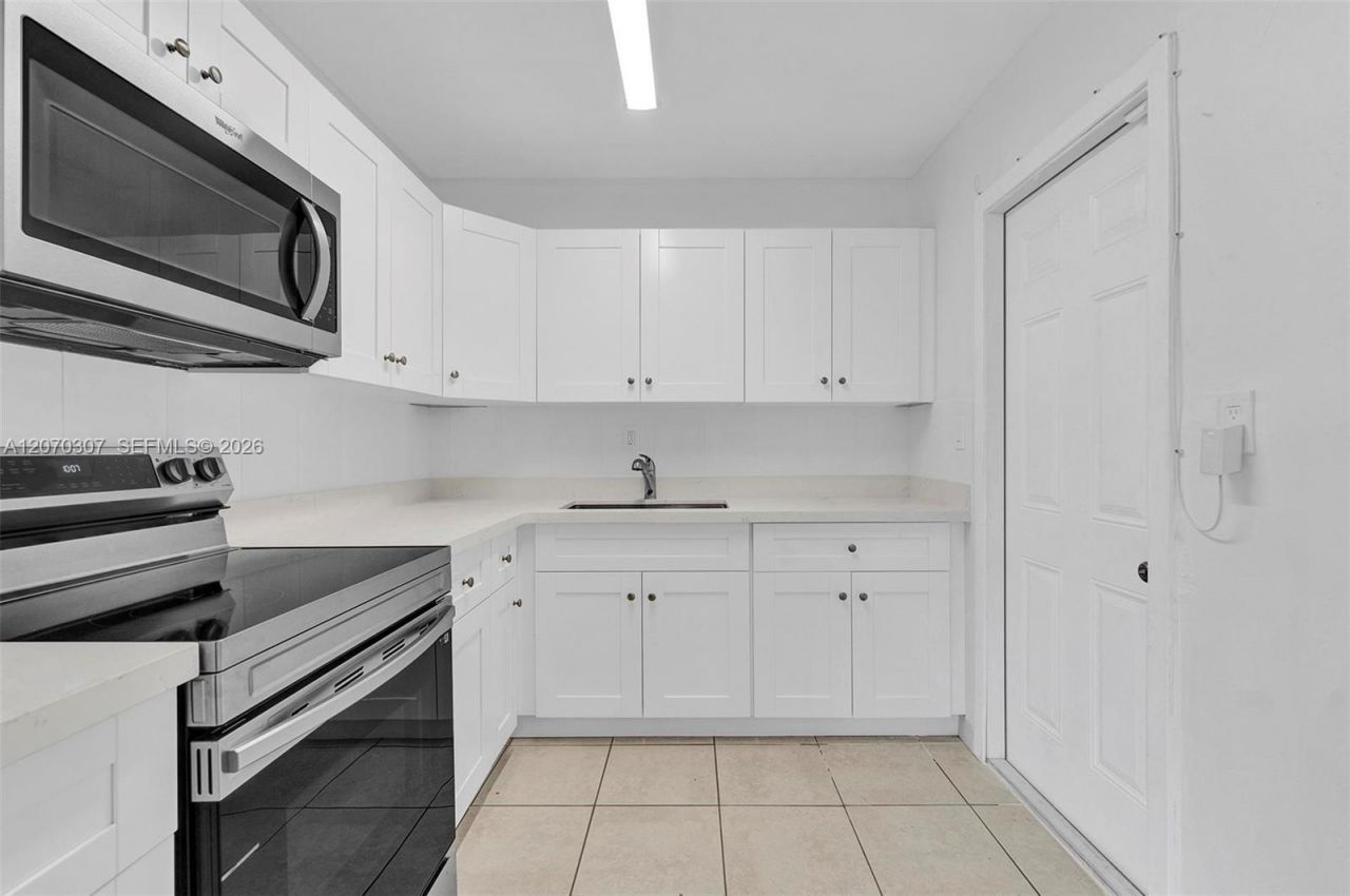 551 NW 30th Ter, Fort Lauderdale, FL 33311 Photo