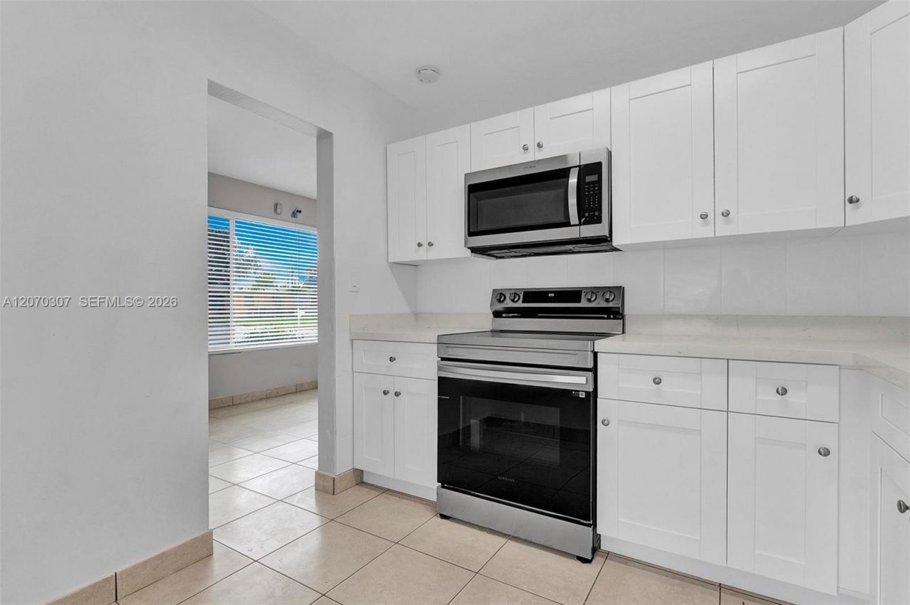 551 NW 30th Ter, Fort Lauderdale, FL 33311 Photo