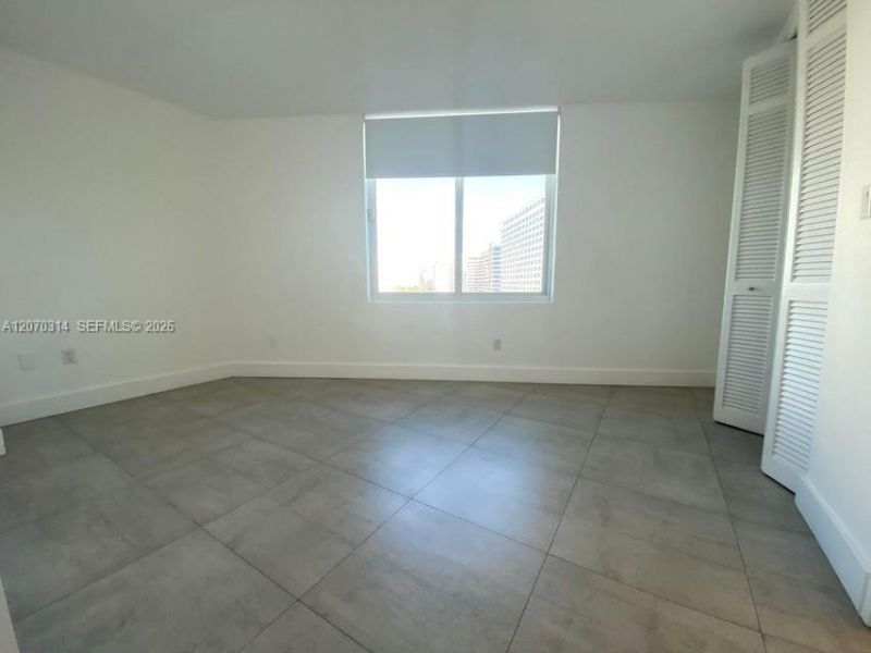 5401 Collins Ave , Unit 620, Miami Beach, FL 33140 Photo