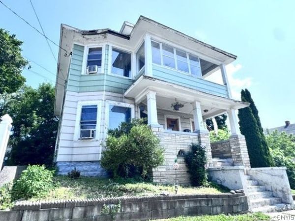 1210 Noyes Street , Utica, NY 13502