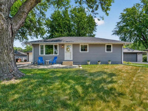 1257 Guthrie Avenue N, Oakdale, MN 55128