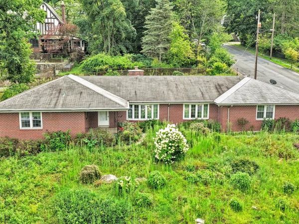 1323 MAHANTONGO STREET , POTTSVILLE, PA 17901