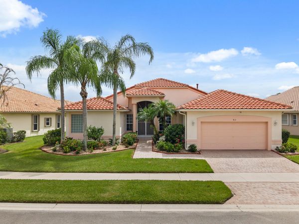412 NW Aqua Vista Lane, Port St. Lucie, FL 34986