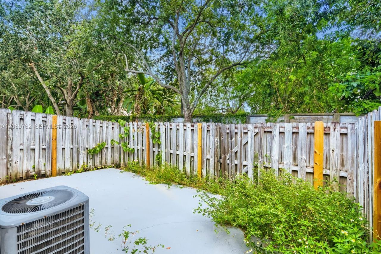 7663 N Southwood, Davie, FL 33328 Photo