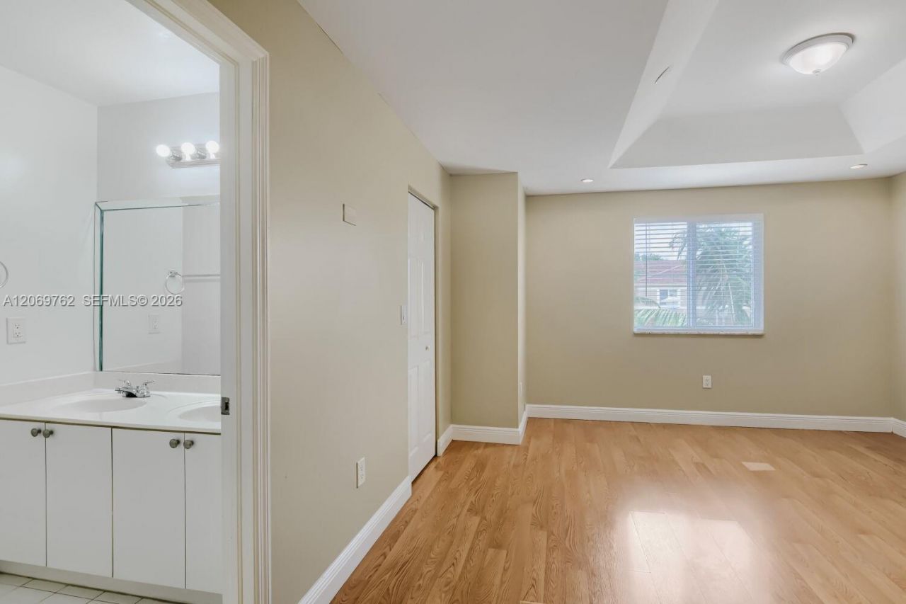 7663 N Southwood, Davie, FL 33328 Photo