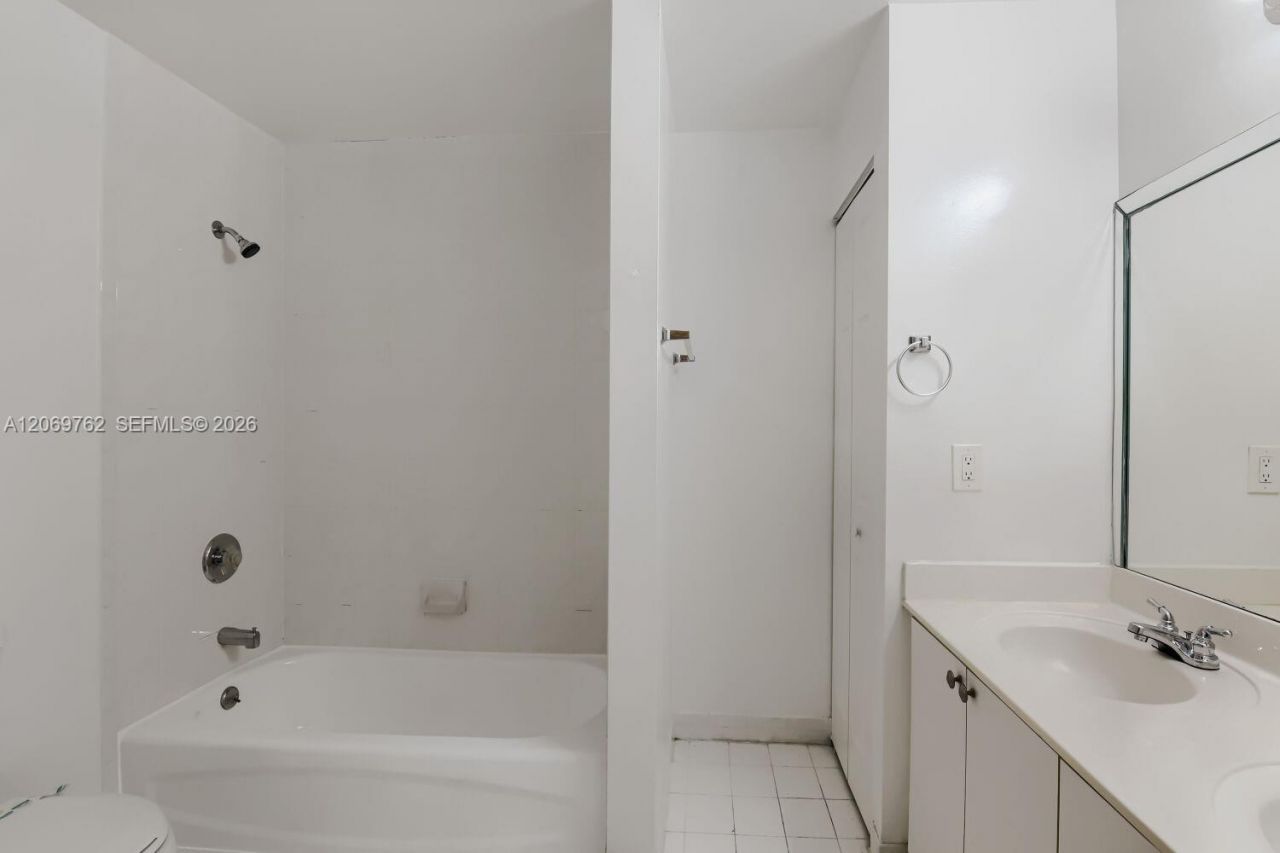 7663 N Southwood, Davie, FL 33328 Photo