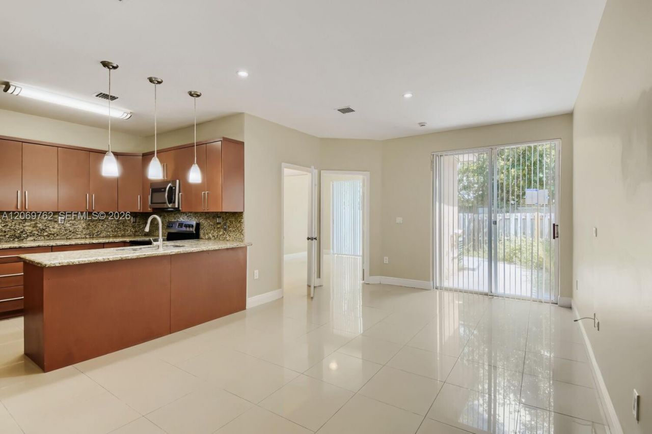 7663 N Southwood, Davie, FL 33328 Photo