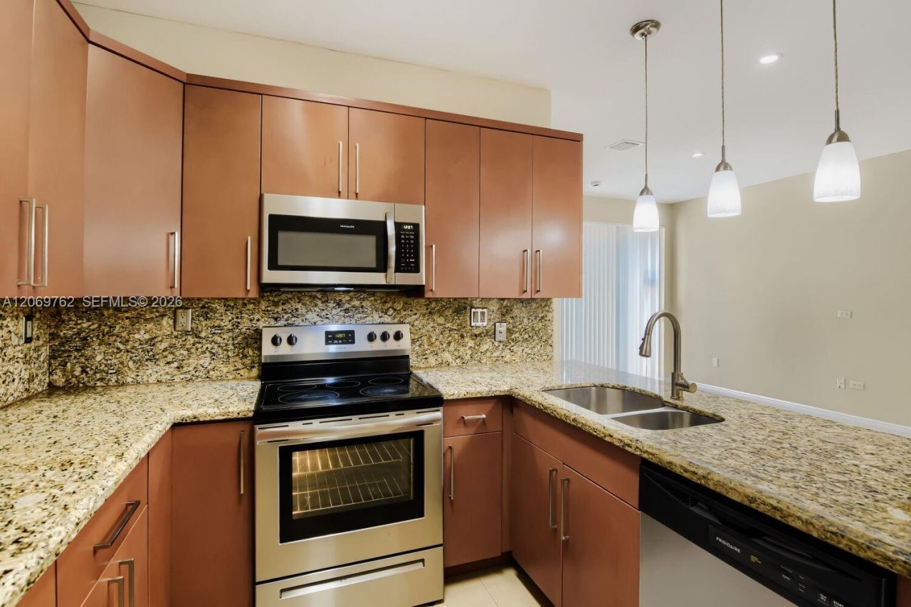 7663 N Southwood, Davie, FL 33328 Photo