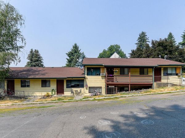 107 6th St, Troy, ID 83871