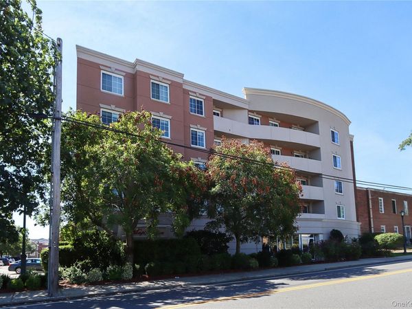 242 Maple Avenue , Unit 407, Westbury, NY 11590