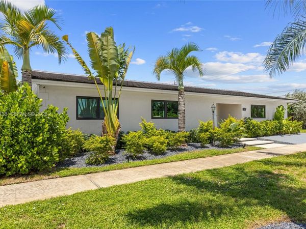 200 N 52nd Ave , Hollywood, FL 33021