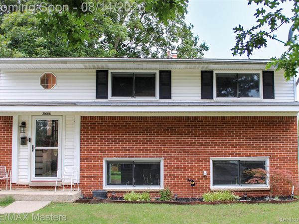 31686 Hazel Street, Rockwood, Mi 48173